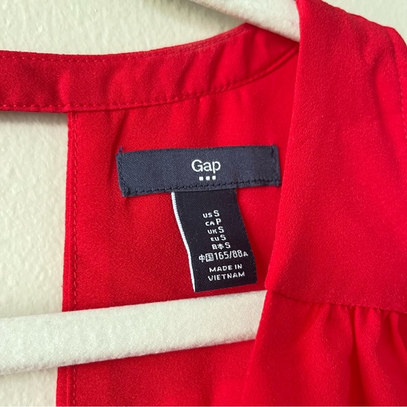 🩷GAP RED SUMMER BLOUSE CUT OUT TANK TOP SIZE SMALL CASUAL STYLE TRENDING - Picture 3 of 6